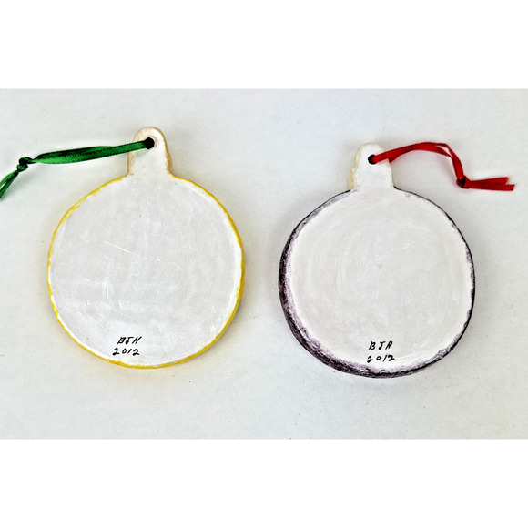 Set of 2 Ceramic Hand-Painted Christmas Ornaments glitter sparkle - Picture 6 of 6